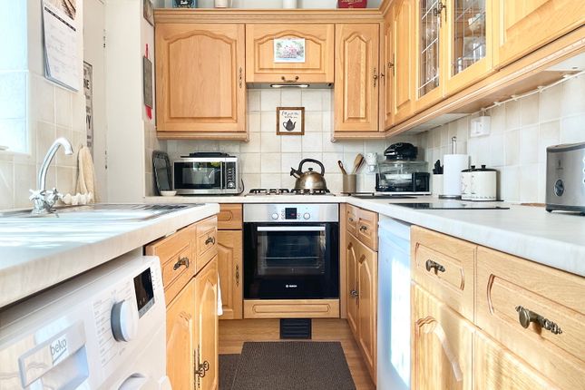 39, Meadow Park Road, Stourbridge photo 4