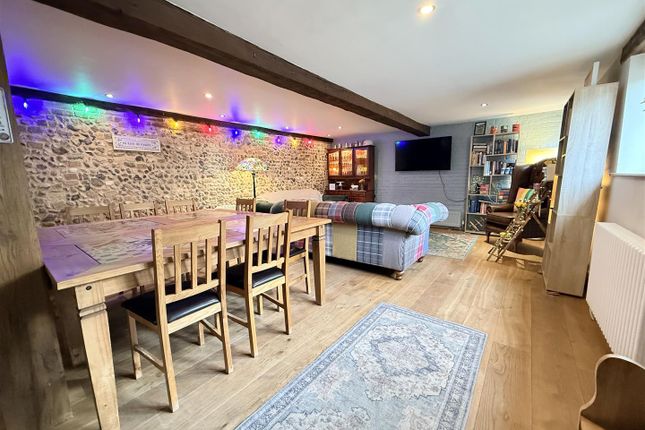 13, Chandlers Hill, Wymondham photo 3