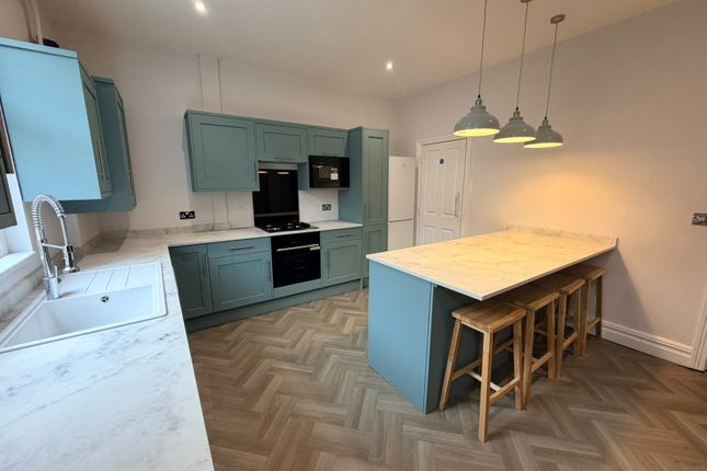 Langdale Terrace, West Yorkshire photo 3