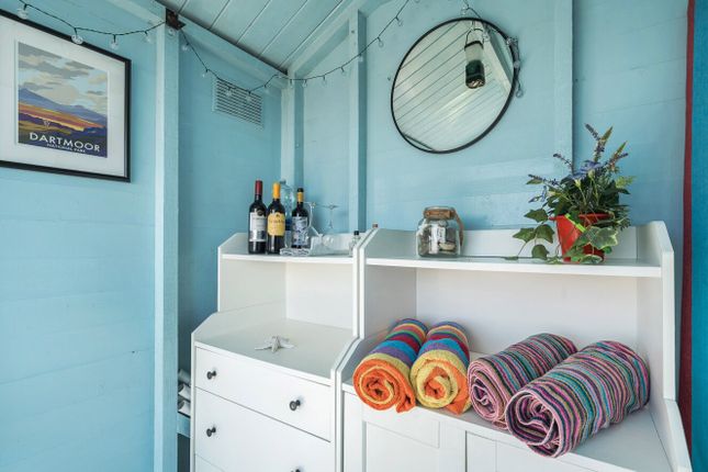 Beach Hut 180,, Marine Crescent, Worthing photo 3