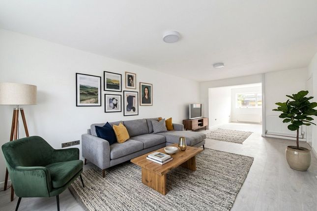 59, Field Way, Aldershot photo 4