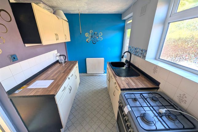 84, Nestor Grove, Hull photo 5