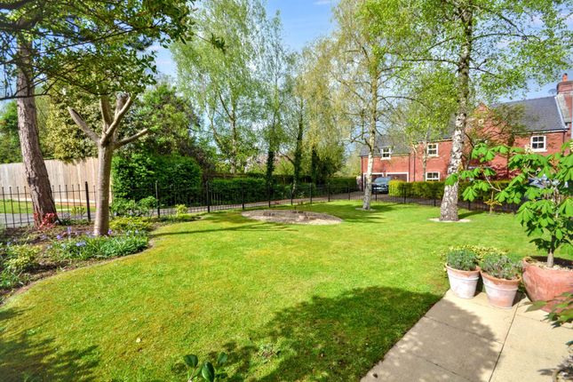 3, Quarry Close, Gloucester photo 2