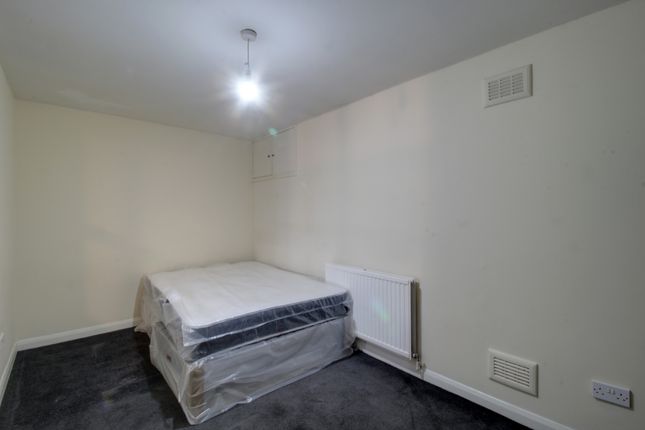 34, Godstone Road, Kenley photo 4