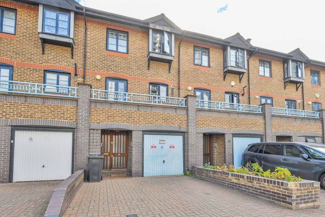Thumbnail Property to rent in Lovegrove Walk, Isle Of Dogs, London
