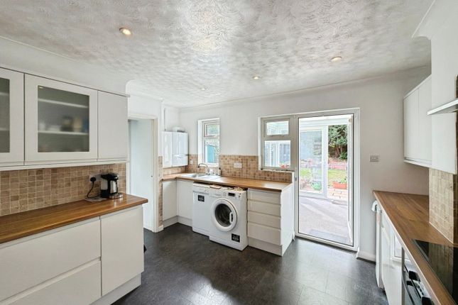 10 Oxford Avenue, Burnham, Buckinghamshire photo 4