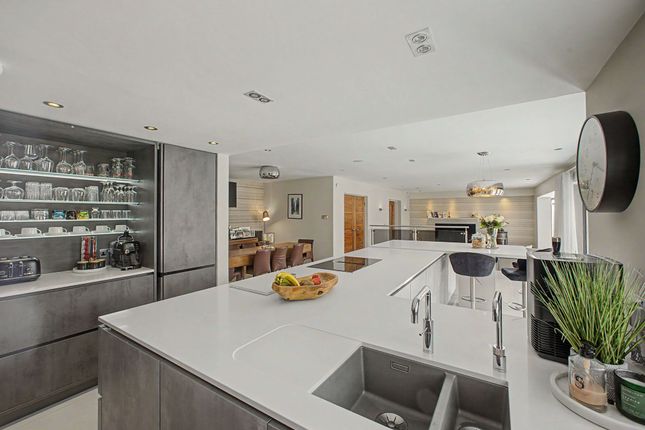 10 Rivermead Avenue, Altrincham photo 2