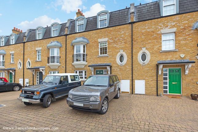 Mews house to rent in Belmont Mews, London