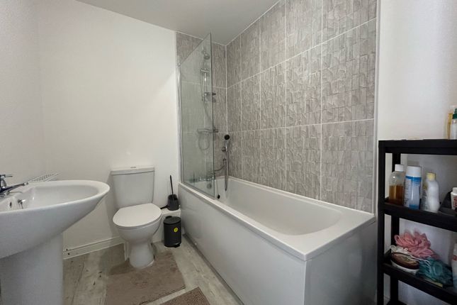 20, Rotherham photo 2