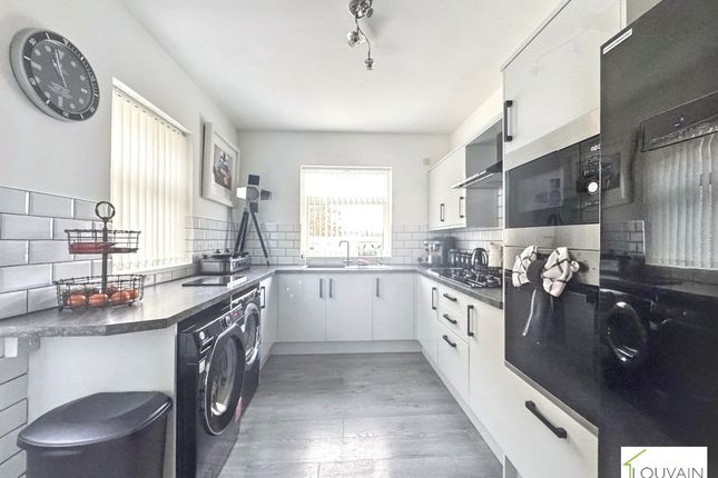 196 Mount Pleasant Road, Ebbw Vale photo 2