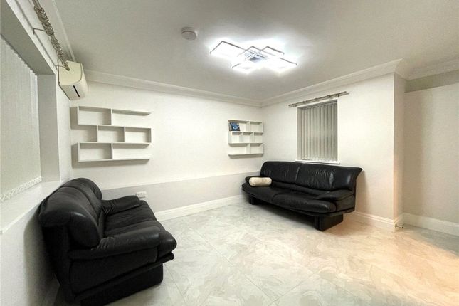 Studio to rent in The Mall, Ealing