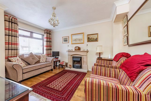 Thumbnail Town house for sale in Langdale Gate, Witney