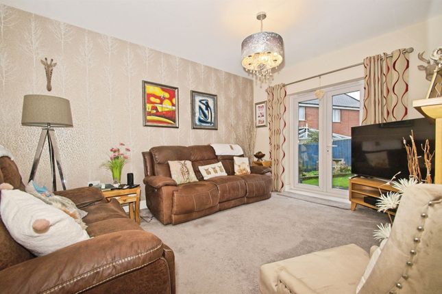 19, Llys Yr Onnen, BRIDGEND photo 4