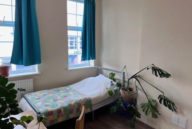 2@30A Temple Fortune Mansions, Finchley Road, Golders Green photo 2