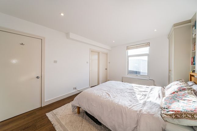 59F, Battersea Rise, London photo 4