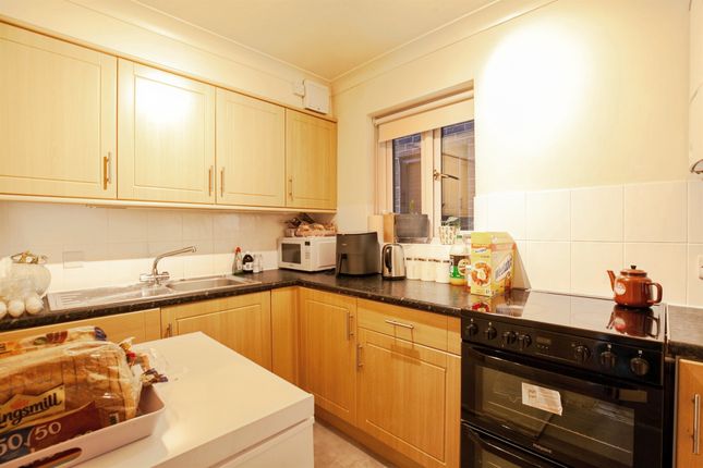 Flat 2, Clevelands, Perrymount Road, Haywards Heath photo 3
