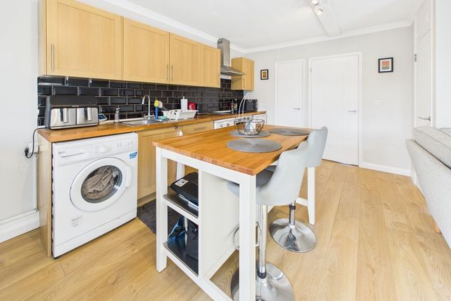34, Chaldon Road, Caterham photo 3