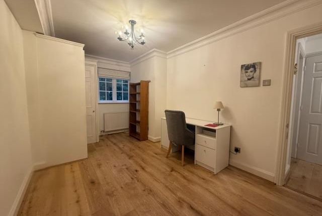73, Ivy Drive, Lightwater photo 4