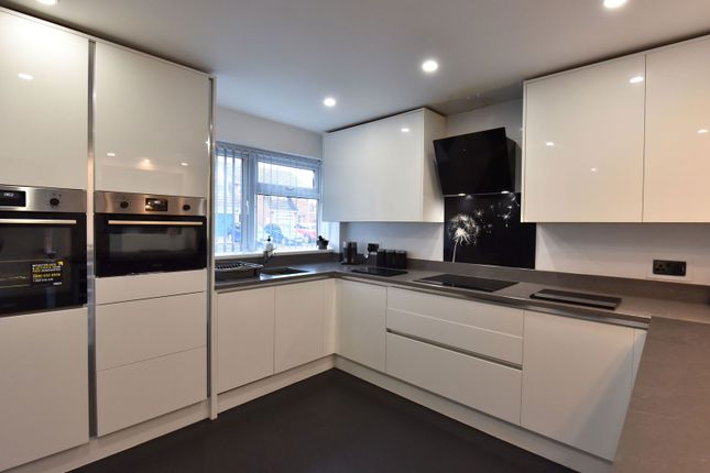 14, Avondale Close, Kingswinford photo 4