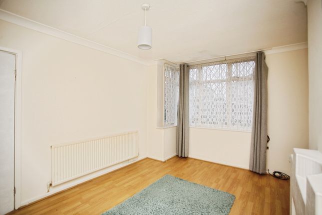 6, Caludon Park Avenue, Wyken, Coventry photo 2
