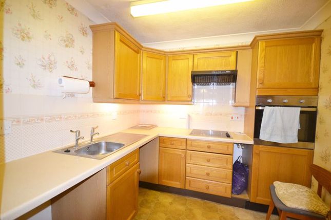 Flat for sale in Ash Grove, Burwell