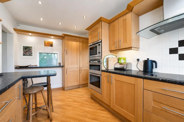 5, Minorca Close, Rochdale photo 4