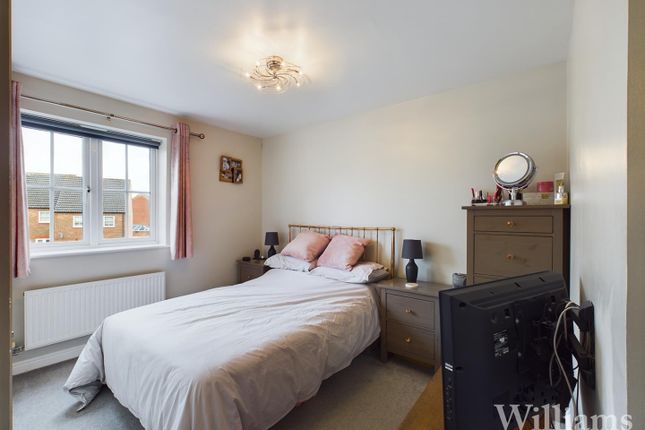 Flat for sale in Brimmers Way, Fairford Leys, Aylesbury