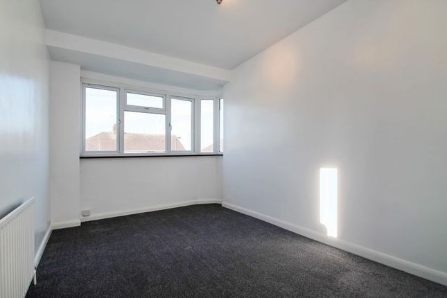 97E, Arundel Drive, Harrow photo 4