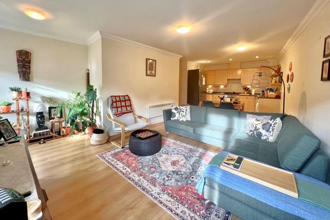 2 Bedroom Flat in GU22 7AB