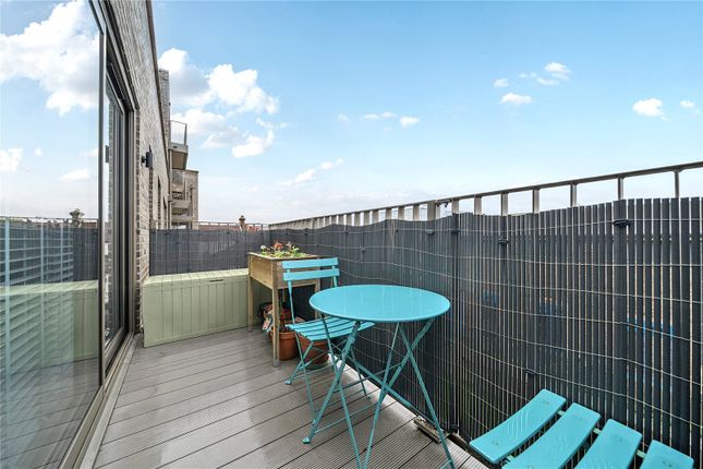Flat 6, Bojang House, 7, Doyle Road, London photo 4