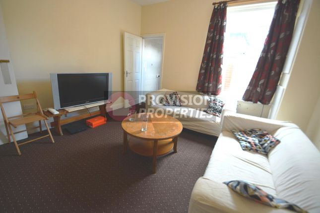 Thumbnail Terraced house to rent in Hessle View, Hyde Park, Leeds