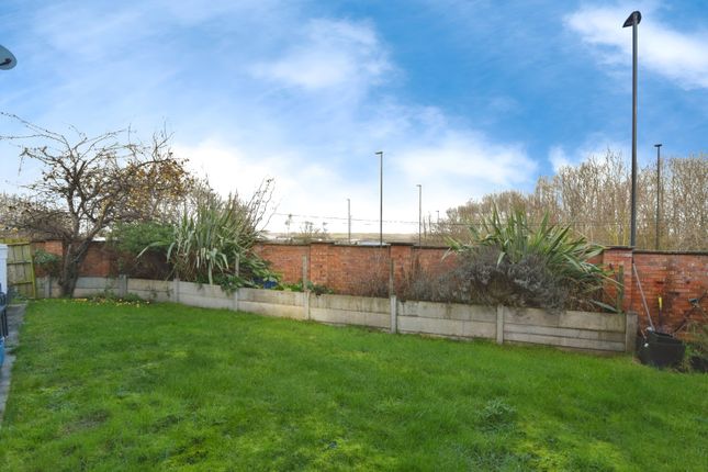 37, Morton Gardens, Sheffield photo 4