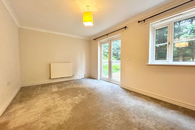 Thumbnail Property to rent in Cricklade Place, Andover