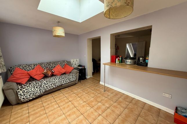 51, Conisborough, Swindon photo 4