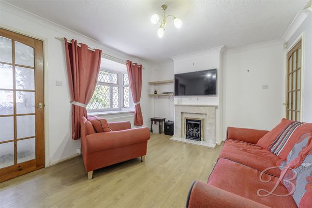 9, Rowan Close, Worksop photo 3
