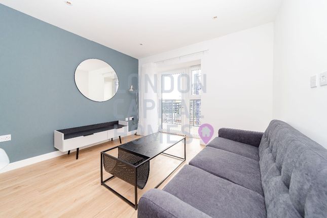 Thumbnail Flat to rent in East Drive, London