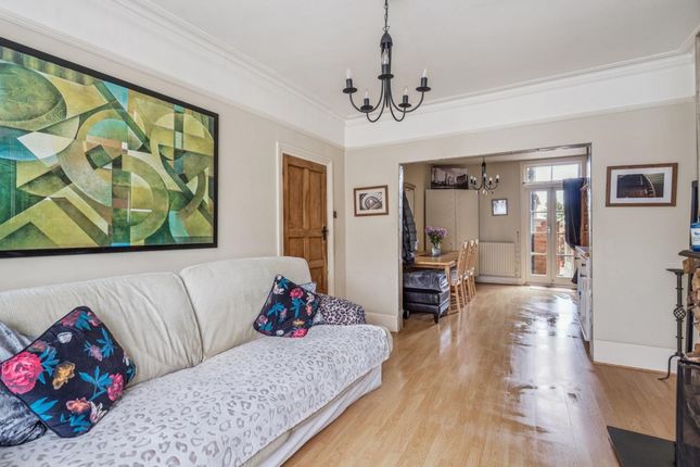 103 Herkomer Road, Bushey photo 2