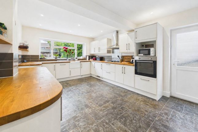 32, Wheatfield Road, Luton photo 2