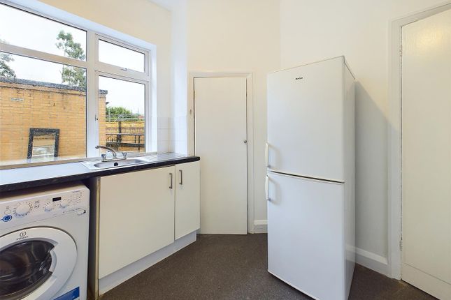 92A, High Street, Middlesex photo 4
