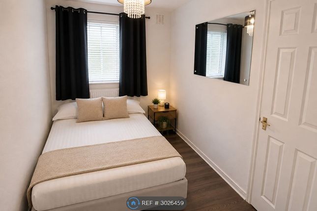 Flat, Friars Avenue, London photo 3