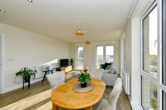 324, Osprey Drive, Cambridge photo 4