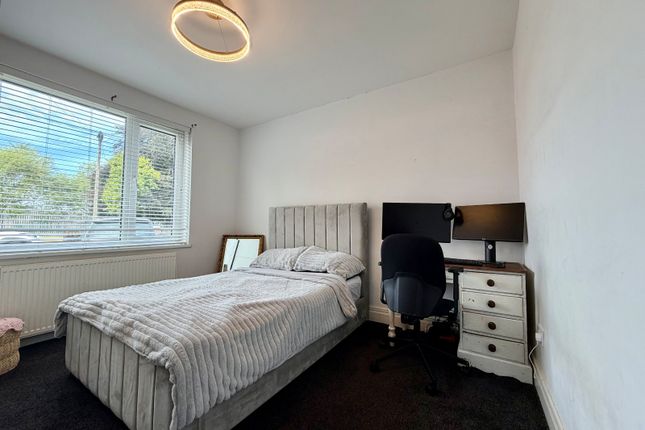 35, Edgefield Avenue, Tyne and Wear photo 3