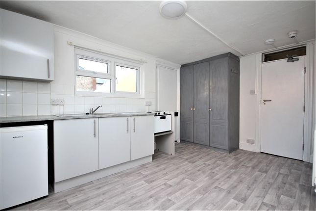 Thumbnail Studio to rent in Shelley Road, Worthing, West Sussex