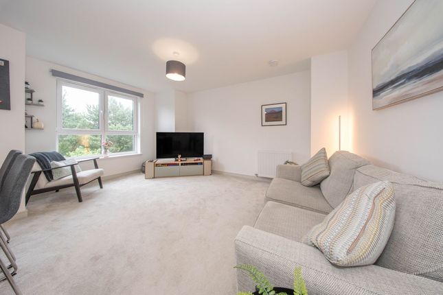 39 Kaims Crescent, Livingston photo 2