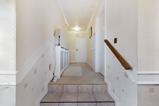 26 High Meadows, Bolton photo 4
