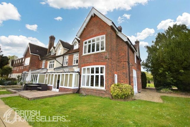 Flat for sale in Coopers Green Lane, Hatfield, Hertfordshire