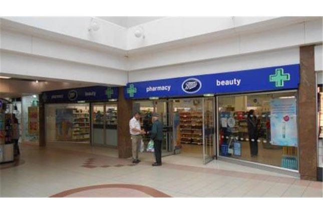Thumbnail Retail premises to let in Unit 18, 14-16 Bradford Mall, Saddlers Centre, Walsall