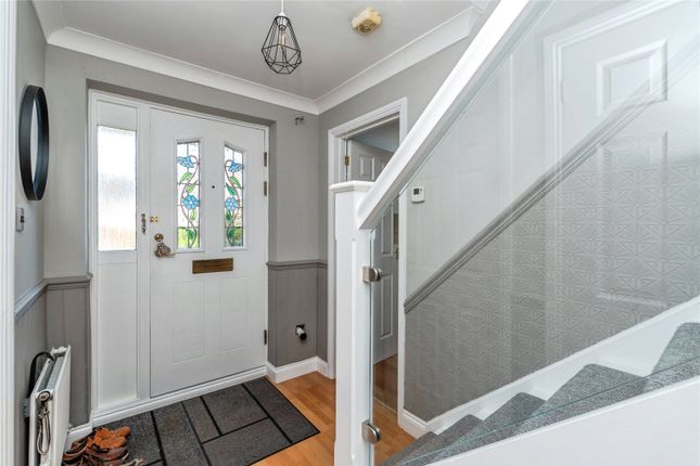 8, Bramble Drive, Hampshire photo 2
