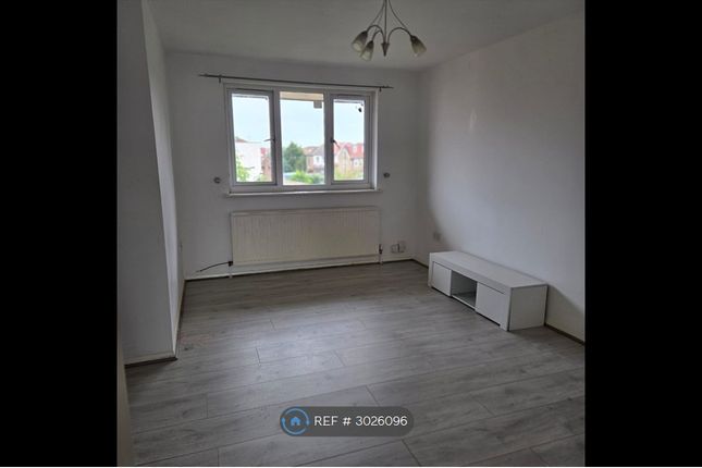 Flat, Burnham Road, London photo 5
