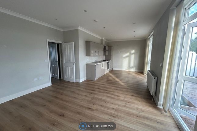 Dwight Road, Watford photo 2